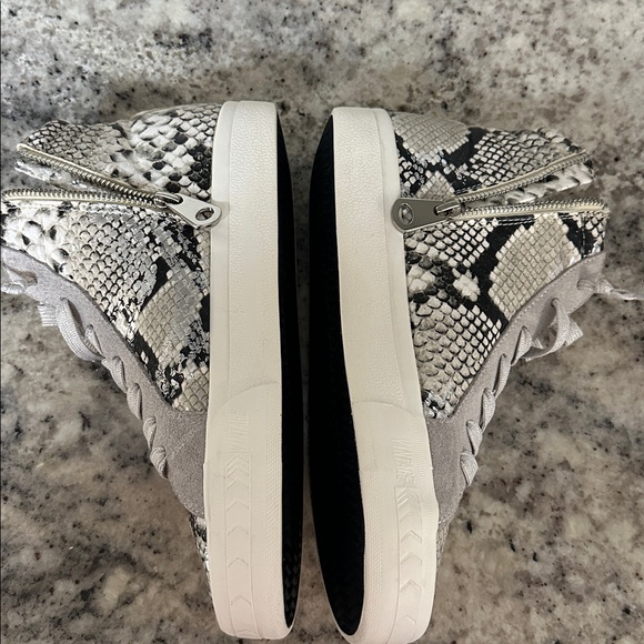 Vintage Havana Gray and White snake skin High-Top Sneakers - Picture 4 of 9